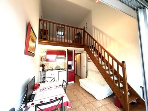 Kitchen or kitchenette, Dining area, pet friendly