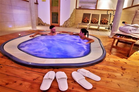 Hot Tub, Spa and wellness centre/facilities