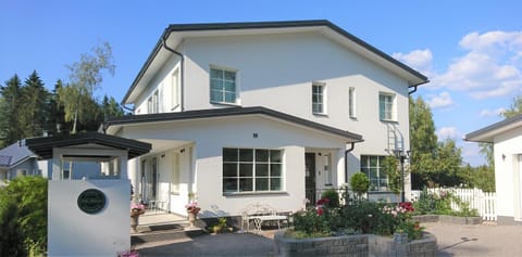 Property building, Facade/entrance, Summer