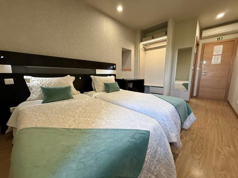 Bed, Photo of the whole room, Bedroom, wardrobe, air conditioner