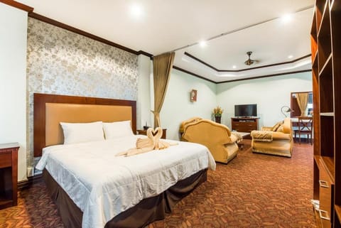 Bed, TV and multimedia, Living room, Photo of the whole room, Evening entertainment, Bedroom
