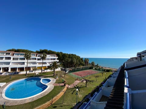 Property building, View (from property/room), Balcony/Terrace, Pool view, Sea view, Swimming pool