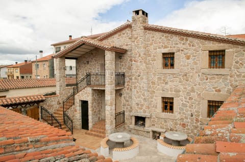 Property building, Patio, Facade/entrance, Bird's eye view, BBQ facilities