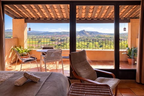 Bed, Day, View (from property/room), View (from property/room), Balcony/Terrace, Balcony/Terrace, City view, City view, Mountain view, Mountain view