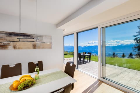 Natural landscape, View (from property/room), Balcony/Terrace, Living room, Mountain view