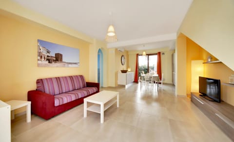 TV and multimedia, Kitchen or kitchenette, Living room, Dining area