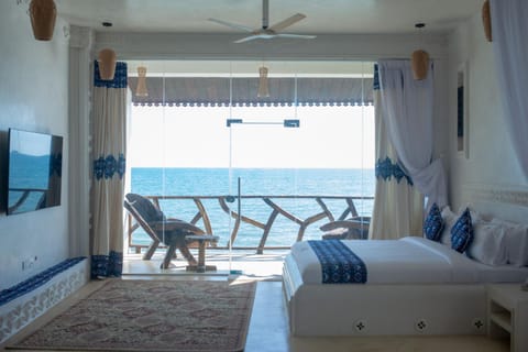 Bed, Property logo or sign, TV and multimedia, View (from property/room), Balcony/Terrace, Photo of the whole room, Sea view, furniture, VIP