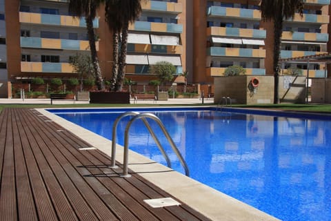 Off site, On site, Swimming pool, Swimming pool