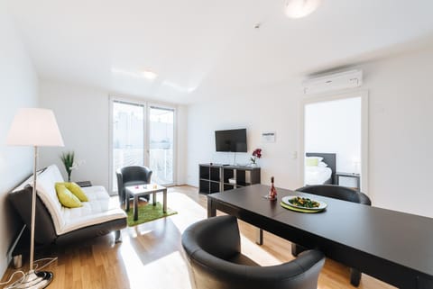 TV and multimedia, Living room, Dining area