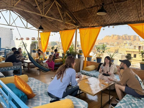 Property building, Restaurant/places to eat, City view, Breakfast
