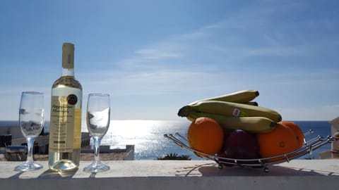 Patio, Day, Natural landscape, Winter, View (from property/room), Balcony/Terrace, Food and drinks, On site, Food, Sea view, Area and facilities, Drinks, Alcoholic drinks