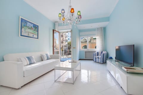 Communal lounge/ TV room, TV and multimedia, Balcony/Terrace, Living room, Seating area