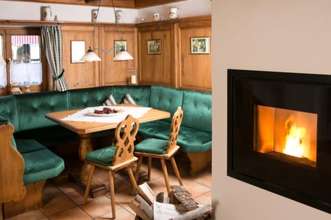 Decorative detail, Dining area