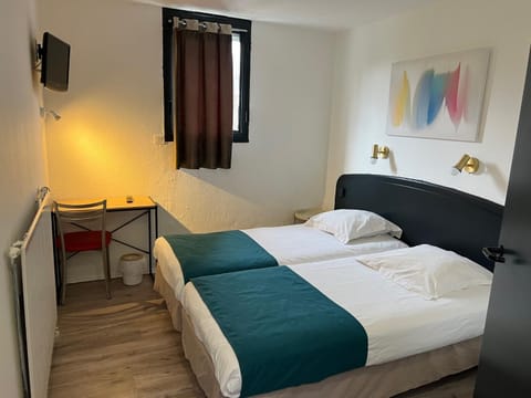 Property building, Bed