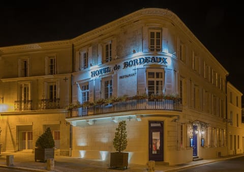 Facade/entrance, Night