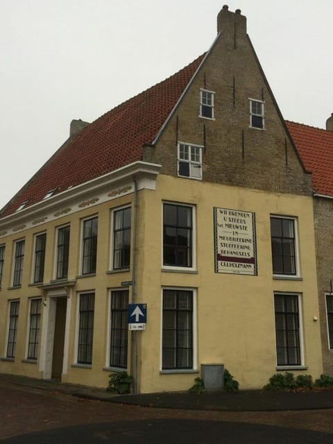 Property building, Facade/entrance