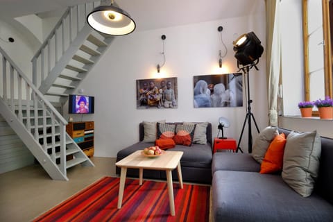 Communal lounge/ TV room, Living room, Seating area, Bedroom