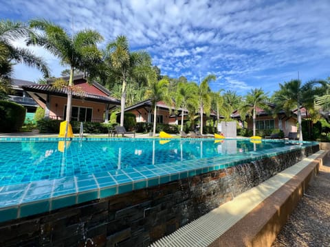 Property building, Day, Garden, Garden view, Pool view, Swimming pool, sunbed