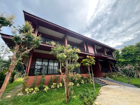 Property building, Day, Garden, Garden view