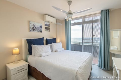 Bed, Photo of the whole room, Bedroom, Sea view, air conditioner