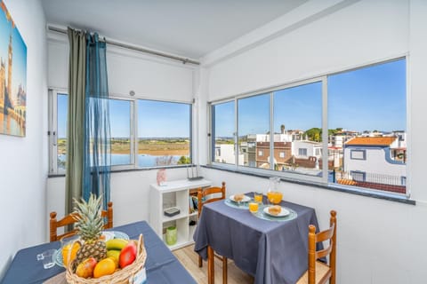 Spring, People, Winter, Summer, View (from property/room), Living room, Food and drinks, Decorative detail, Decorative detail, Dining area, On site, Food, Guests, River view, group of guests, Family