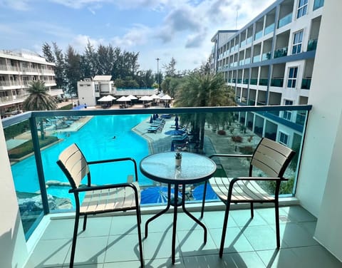 Balcony/Terrace, Pool view
