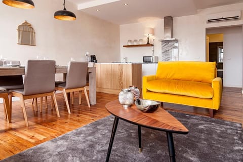 Living room, Seating area, Dining area, kitchen, air conditioner