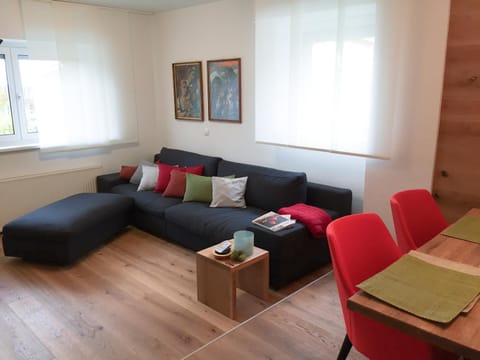 Living room, Photo of the whole room