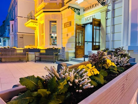 Property building, Patio, Facade/entrance, Night, Seating area