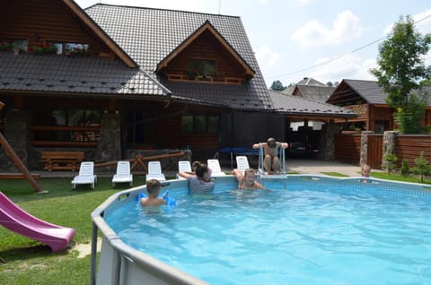Swimming pool, Swimming pool
