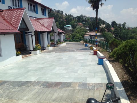 Property building, Neighbourhood, Balcony/Terrace, Balcony/Terrace