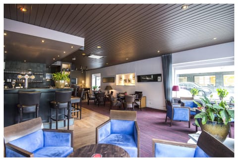 Lounge or bar, Seating area