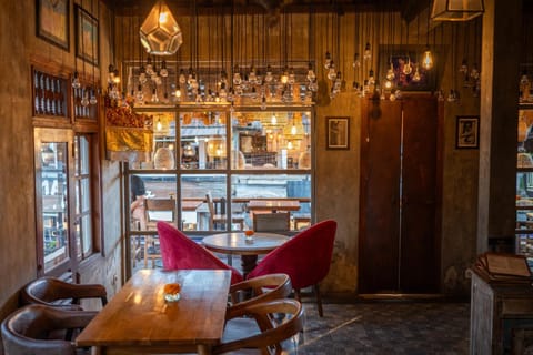 Restaurant/places to eat, Banquet/Function facilities