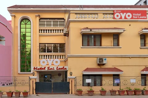 Facade/entrance