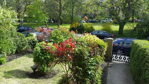 Facade/entrance, Garden