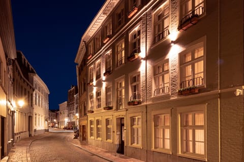 Property building, Night, Neighbourhood, Location