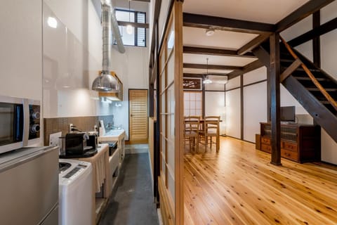 Dining area, kitchen