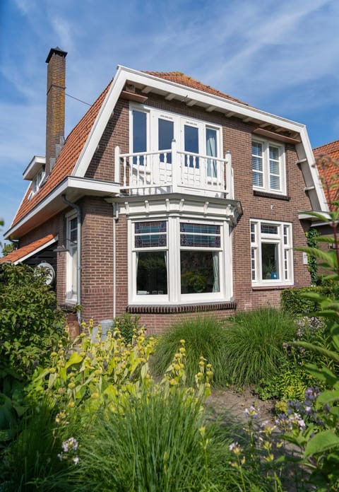 ootmen House in Wolphaartsdijk