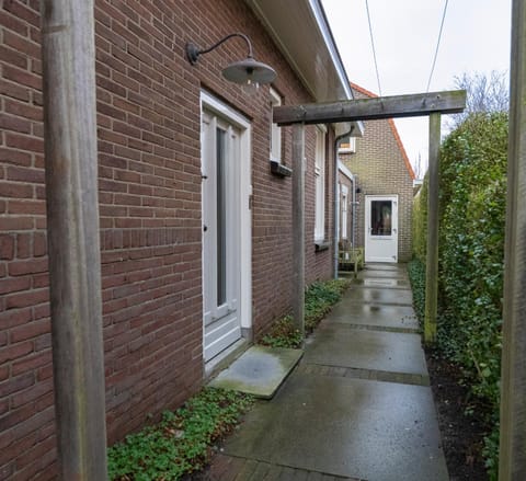 ootmen House in Wolphaartsdijk