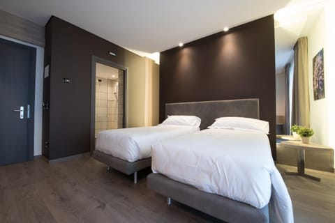 Bed, Other, Photo of the whole room