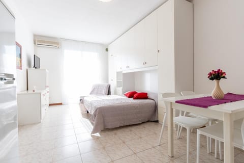 Living room, Photo of the whole room, Bedroom