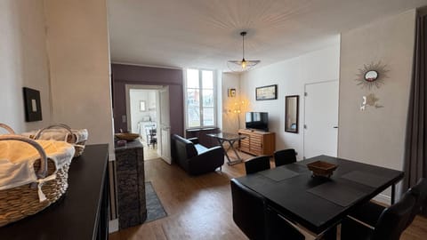 TV and multimedia, Seating area