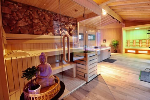 Hot Tub, Sauna, Spa and wellness centre/facilities