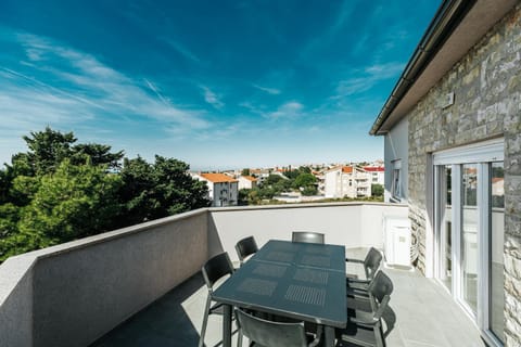 Patio, View (from property/room), Balcony/Terrace