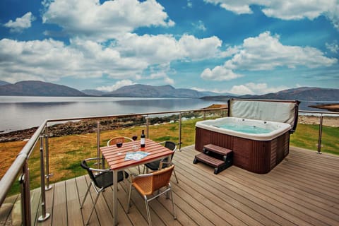 Patio, Nearby landmark, Day, Natural landscape, Hot Tub, View (from property/room), Balcony/Terrace, Lake view, Mountain view, Sea view, Swimming pool