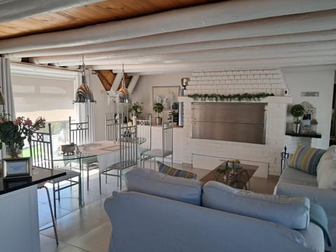 Beach Style Cottage Bed and Breakfast in Western Cape