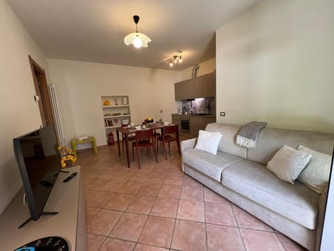 Arancio Apartment in Intra