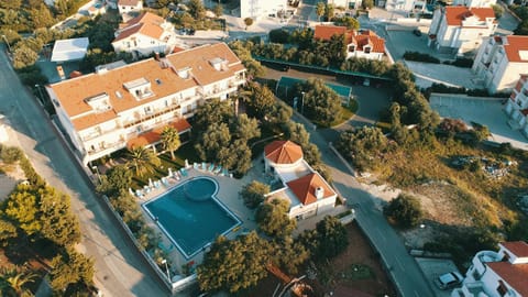 Bird's eye view, Swimming pool