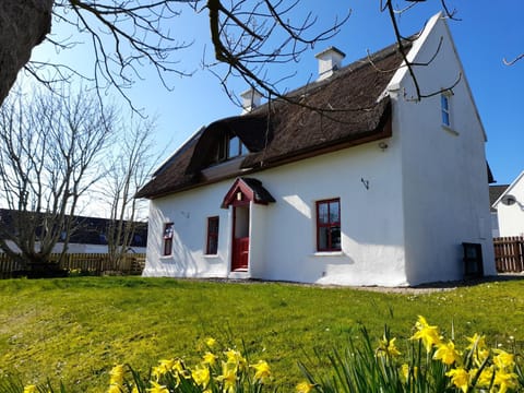 Donegal Thatched Cottage House in County Donegal