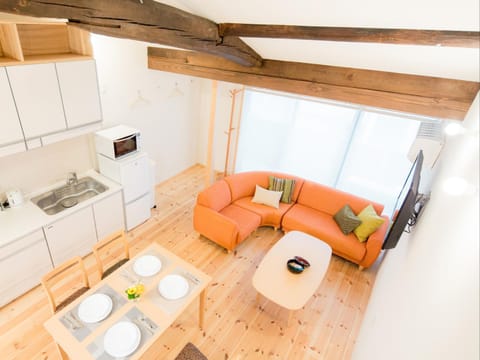 Kitchen or kitchenette, Living room